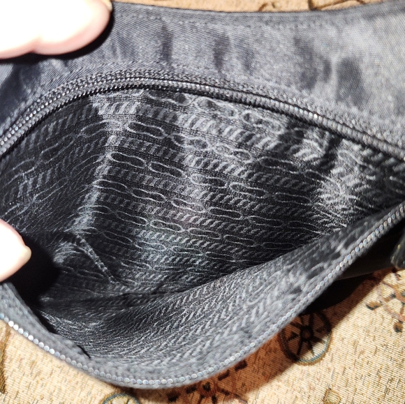 PRADA CROSSBODY BAG NWT - Picture 4 of 4